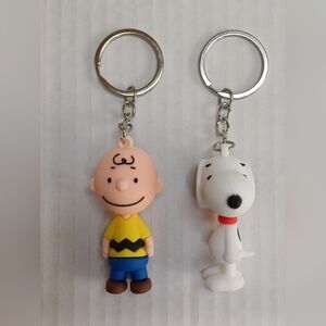 Peanuts Charlie Brown and Snoopy Keychain Set